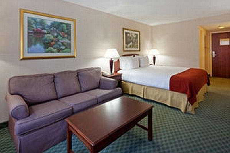 Holiday Inn Express Keene, An Ihg Hotel Room photo